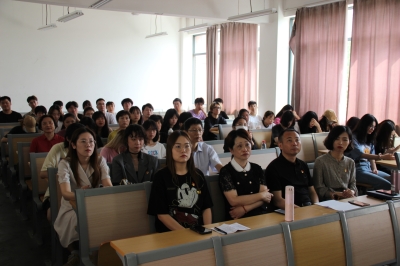 商貿管理學院黨支部師生收看直播-2