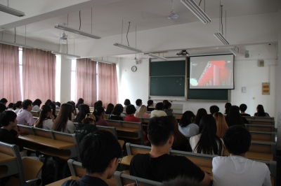 商貿管理學院黨支部師生收看直播-3
